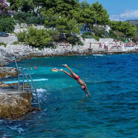 In Okrug Gornji With 1 Apartment Trogir