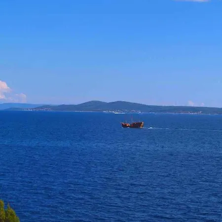 Apartment In Okrug Gornji With 1 Trogir